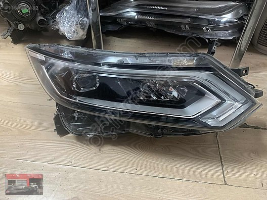 Nissan Qashqai 2017/21 J11 Sağ Far Zenon Led Çıkma Parça
