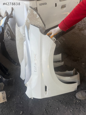 FİAT EGEA SAĞ ÖN ÇAMURLUK ÇIKMA ORJİNAL