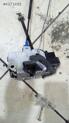 OPEL ASTRA J KAPI KİLİDİ