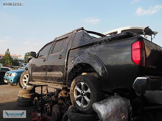 Nissan Navara Çıkma Arka Cam