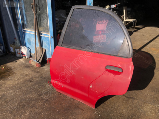 MAZDA 121 SOL ARKA KAPI