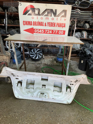 Ford Focus İçin Orijinal Çıkma Bagaj Kapakları