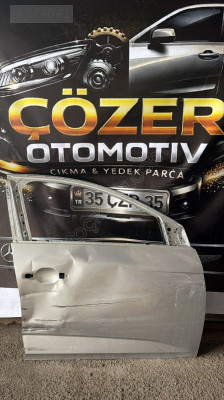 RENAULT MEGANE 4 SAĞ ÖN KAPI