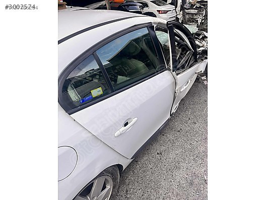 RENAULT FLUENCE SAĞ ARKA KAPI