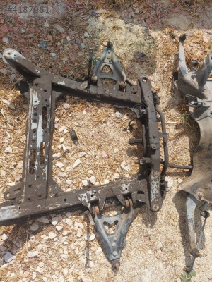 Renault Megane 1 Modeli İçin Oto Çıkma Travers Parçası