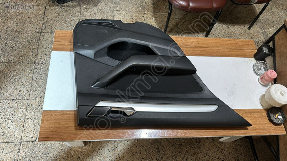 2015-2019 WV PASSAT B8 SOL ARKA KAPI DÖŞEMELERİ ORJ ÇIKMA