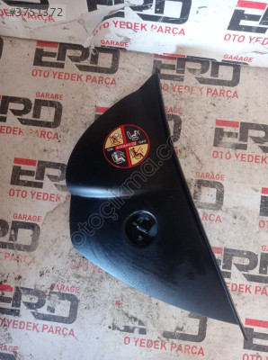 CLIO 4 TORPİDO SAĞ KAPAK 689209247R