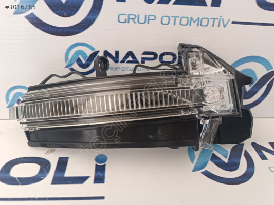 4M8949102 AUDİ Q8 SAG DİKİZ AYNA SİNYALİ