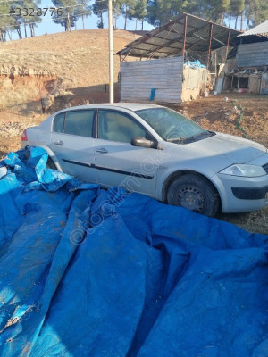 RENAULT MEGANE 2 SAĞ ARKA KAPI ORJINAL ÇIKMA 05335582216