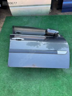 RENAULT MEGAN 2 SAĞ ÖN KAPI DOLU