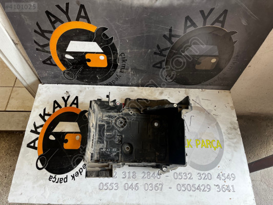 244280249R Megane 4 Akü Alt Tablası Orjinal Çıkma