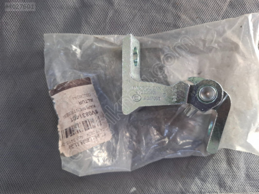 A3 leon kapı menteşe sol 8V0831401