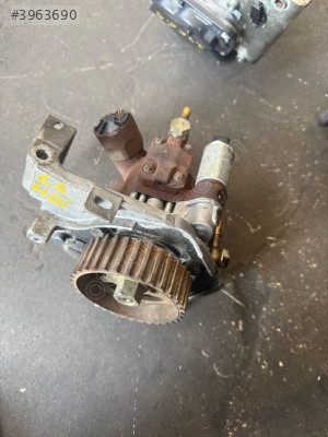 FORD FİESTA 1.4 HDI ÇIKMA MAZOT POMPASI