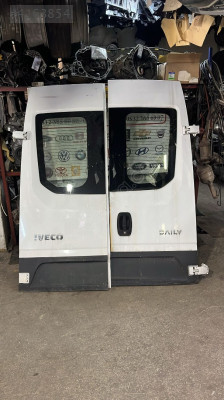 2014-2020 IVECO DAİLY ARKA BAGAJ KAPAĞI TANESİ