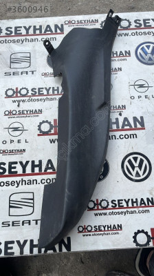 3G5867766C Passat b8.5 b8 arka koltuk sağ yan kaplaması direk alt