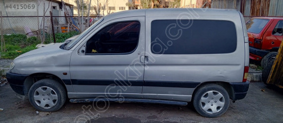 Peugeot partner sol ön kapı