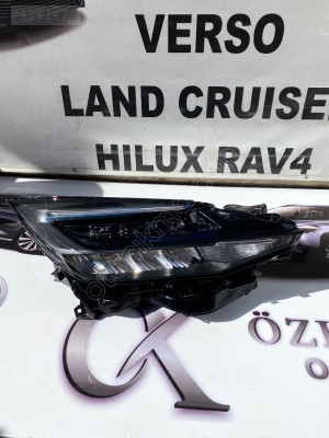 2024-2025 TOYOTA C-HR ÇIKMA ORJİNAL SAĞ ÖN FAR