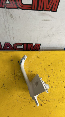 VOLKSWAGEN PASSAT B8 SAĞ ÖN  KAPI İÇ TUTAMAK 3G1867180A