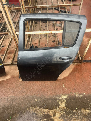 Sandero sol arka kapı