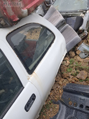 Opel corsa b van sol arka camurluk
