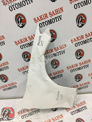 Mercedes w205 Çamurluk çıkma yedek parça