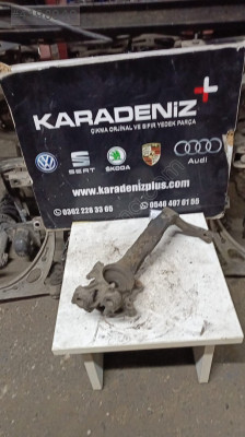 PASSAT AUDİ A4 ÇIKMA TAŞIYICI ÖN SAĞ 82 MM - 8D0407258AM
