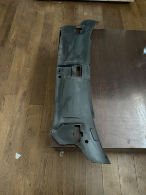 AUDİ A8 ÖN PANEL ÜST PLASTİĞİ ORJİNAL