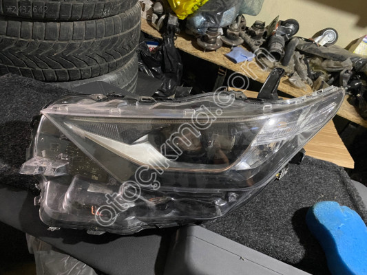 2014-2018 Toyota auris sol ön far Orjinal çıkma hatasız