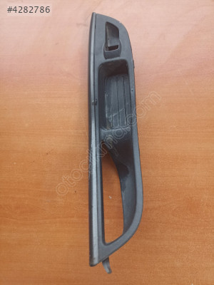 Ford Focus 3 Sağ Ön Cam Düğmesi