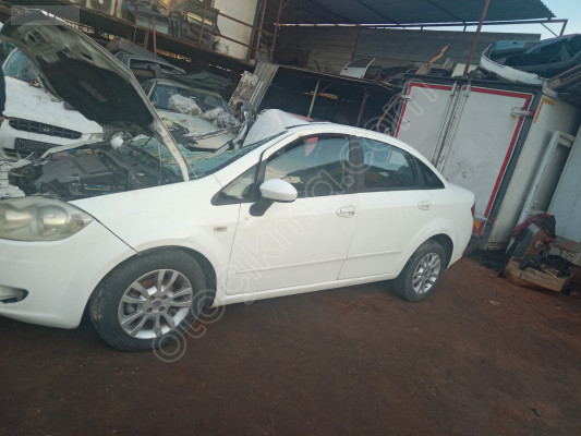 Fiat Linea 2012 1.3 Multijet motor şanzıman kaporta parça parça