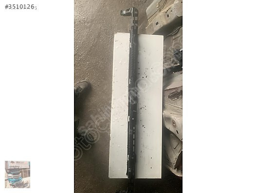 5Q6807863 Vw golf arka tampon braketi