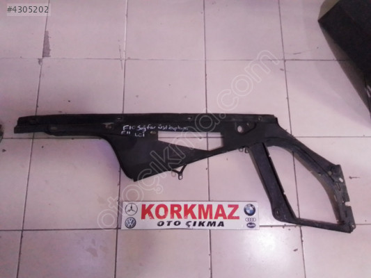 BMW 5 SERİSİ F10 F11 LCI SAĞ FAR ÜST KAPLAMASI