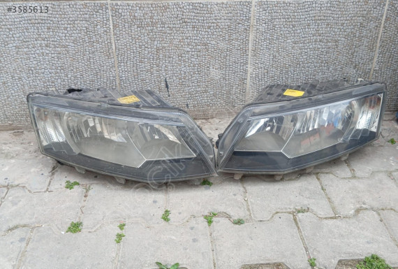 SKODA OCTAVİA ORJİNAL ÇIKMA SAĞ SOL FAR