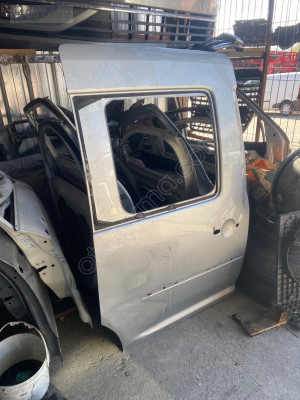 VOLKSWAGEN CADDY SAĞ ARKA SÜRGÜLÜ KAPI 2003-2017 ÇIKMA ORİJİNAL