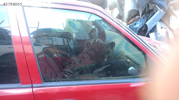 citroen saxo  sağ ön kapı camı
