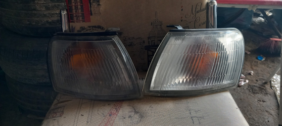 Toyota corona ön sinyal lambası