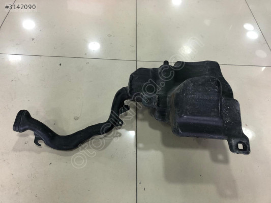 MERCEDES A SERİ W176 CLA W117 B W246 SİLECEK SU DEPO 2468690220