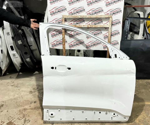 FORD KUGA BEYAZ SAĞ ÖN KAPI ORJINAL LOKALLIK