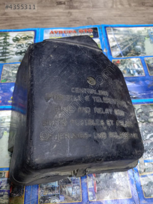 Doblo 04/10 mororiçi sigorta kutusu üst kapağı