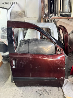 FİAT DOBLO 2018 SAĞ ÖN KAPI ORJİNAL BOŞ EYÜPCAN OTO