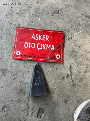 Corsa c sağ arka kapı iç üçgeni
