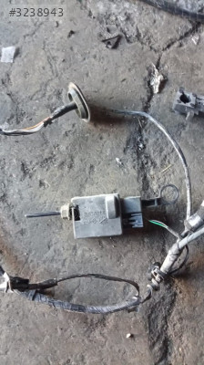 Laguna 2 depo kapak motoru yedek parça