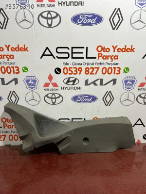 Ford FOCUS 2.5 Sağ Arka Koltuk Yan Kaplama Plastiği 4M51 A31016 A
