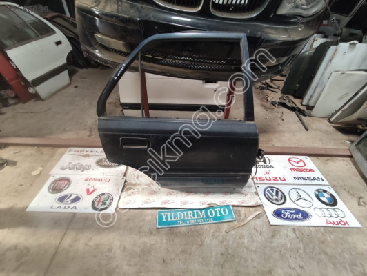TOYOTA COROLLA 1991 SAĞ ARKA KAPI