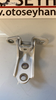 79310-2E000 Hyundai Tucson 2022 sağ arka kapı alt menteşesi