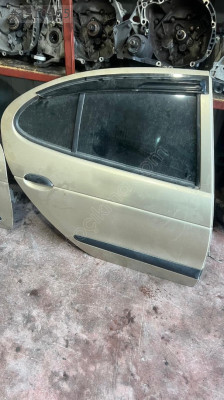 Megane 1 sağ arka kapı
