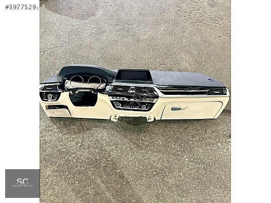 BMW G30 SİYAH BEYAZ RENK DOLU TORPİDO HATASIZ