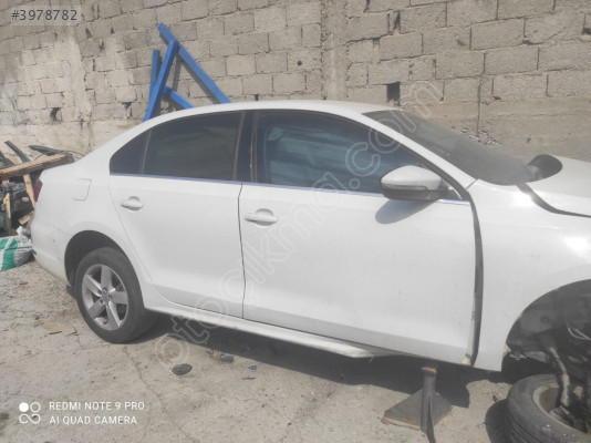 Jetta 2014 sağ ön kapı