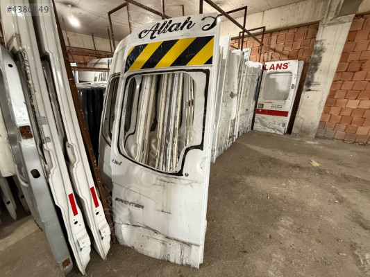 MERCEDES SPRİNTER ÇIKMA ORJİNAL SOL BAGAJ KAPAĞI