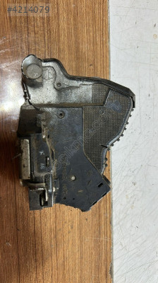 2013-2017 TOYOTA AURİS SAĞ ÖN KAPI KİLİDİ ORJ ÇIKMA